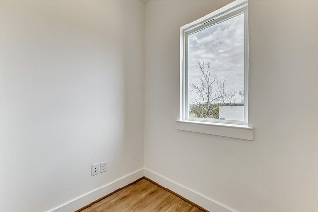 Building Photo - 3813 Harvard St