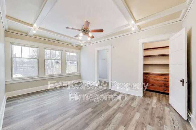 Building Photo - 945 Woodruff Place Middle Dr