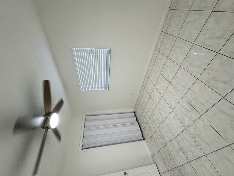 Building Photo - 2401 NW 2nd St