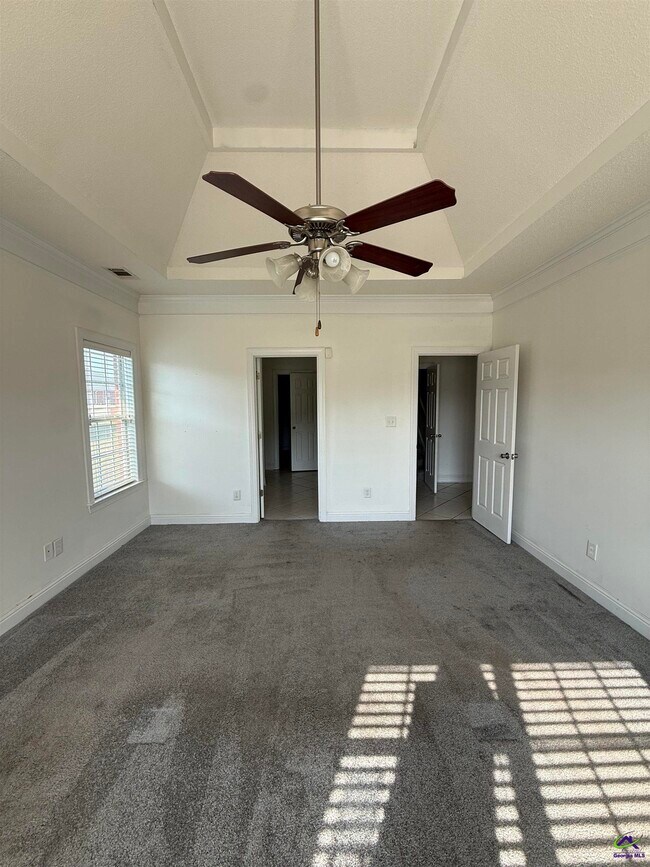 Building Photo - 136 Roseine Dr