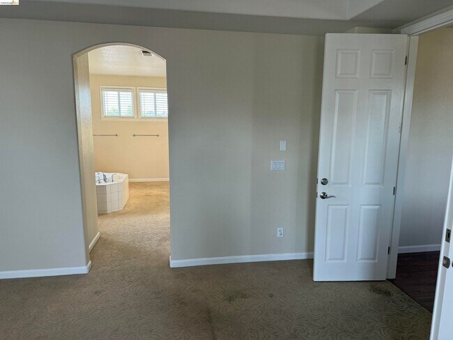 Building Photo - 5107 Fern Ridge Cir