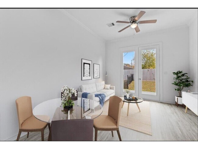 Primary Photo - 3233 Real St