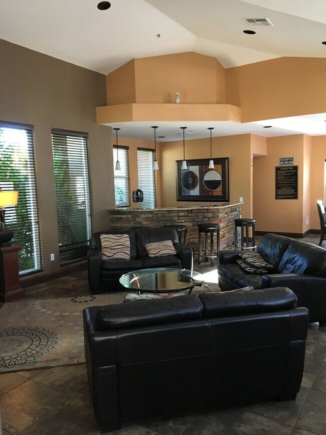 Building Photo - Experience the Best of Scottsdale living!