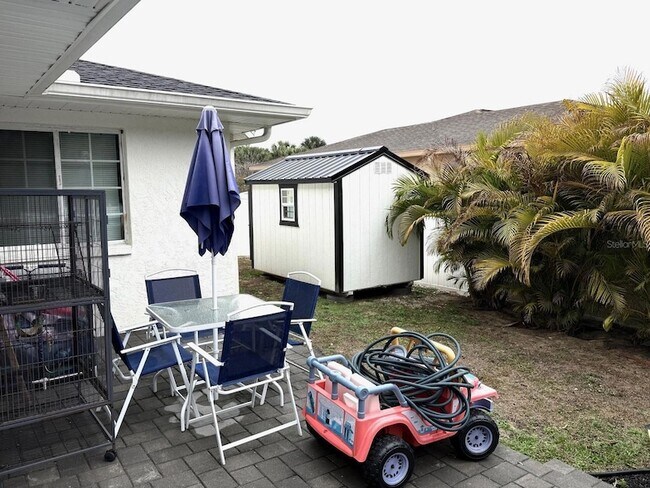 Building Photo - 2122 Winningway St