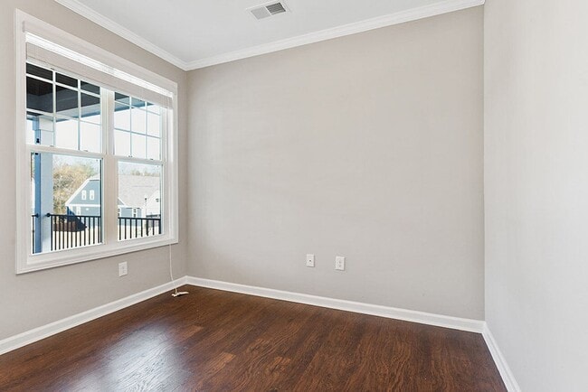 Building Photo - Great corner lot in Austin Creek with Fenced in Yard!