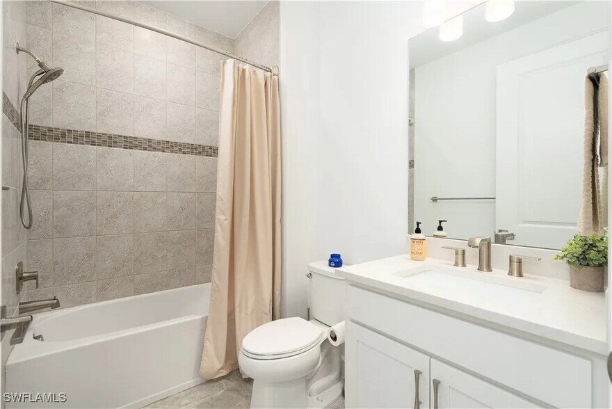 Guest Bath - 15551 Northridge Rd