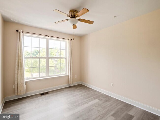 Building Photo - 304 Orchard Ridge Dr