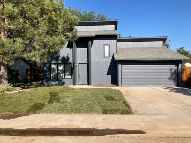 Building Photo - Coming soon! Great location, 4 bedroom hou...