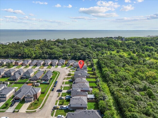 Building Photo - 207 Sea Breeze Dr