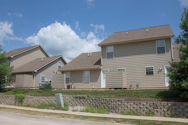 Building Photo - 1304 E Brown School Rd