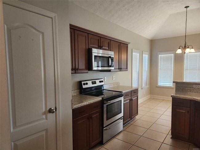 Building Photo - 714 Briarcliff Pl