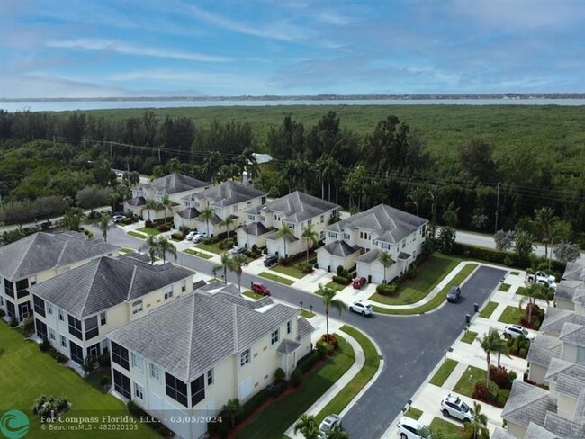 Building Photo - 503 Southstar Dr