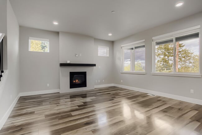 Building Photo - 8516 SW Hamilton Ter