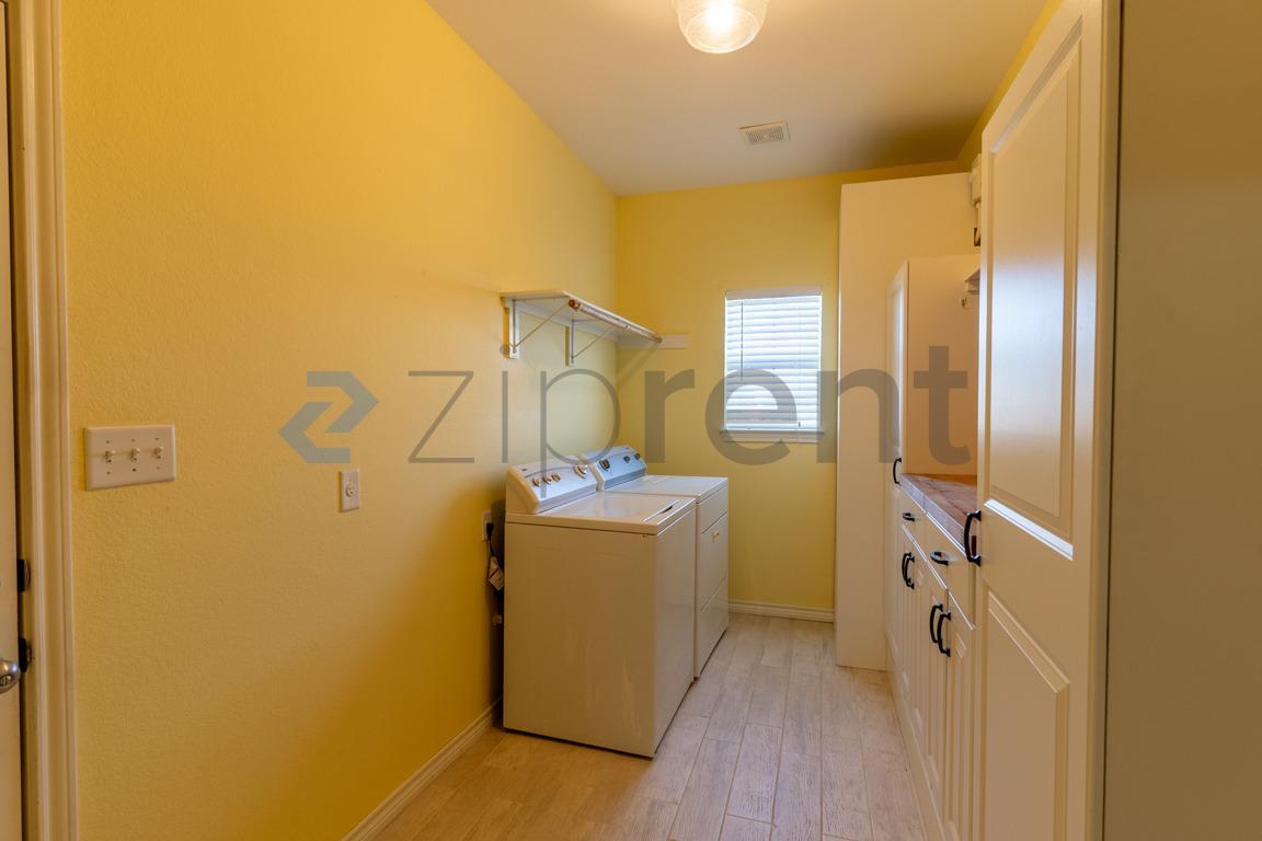 Building Photo - Unit