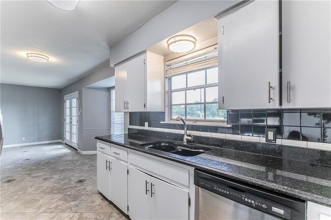 Building Photo - 1171 Angelina St