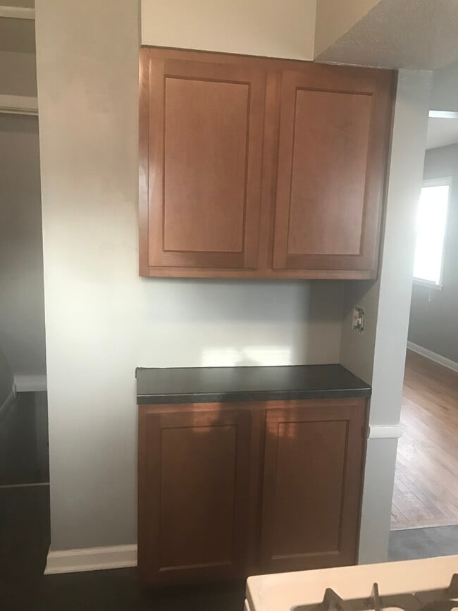 pantry cabinet in kitchen - 115 N Hampton Rd