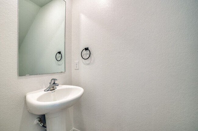 Building Photo - BEAUTIFUL HOME IN SAN ANTONIO TX. MOVE IN READY!.