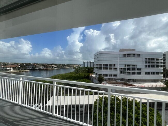 Building Photo - 3212 S Ocean Blvd