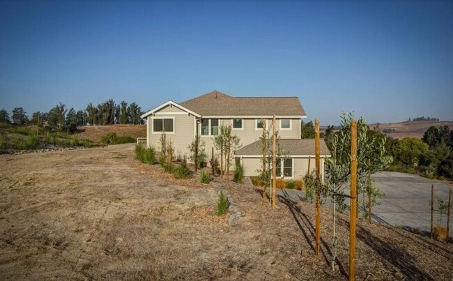 Building Photo - Modern Country Home in Petaluma – 4 Bed, 3...