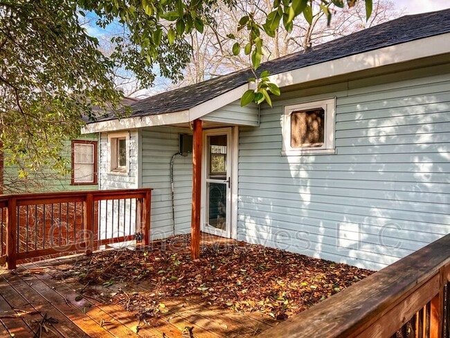 Building Photo - 771 Maple St