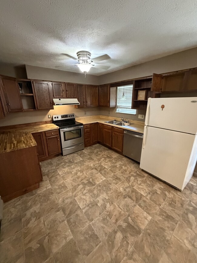 Building Photo - 50 Jolly Rancher Dr