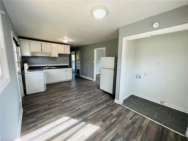 Building Photo - 514 Merritt Dr