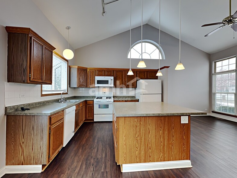 Building Photo - 571 Jenna Dr