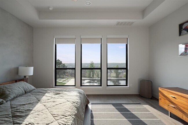 Building Photo - 6517 Empresa Dr