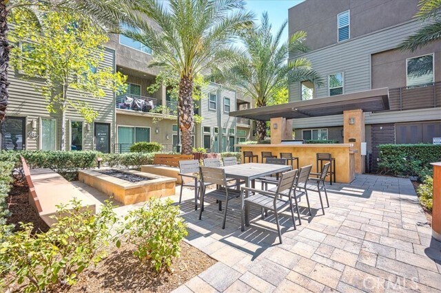 Building Photo - 661 Sawyer Pl