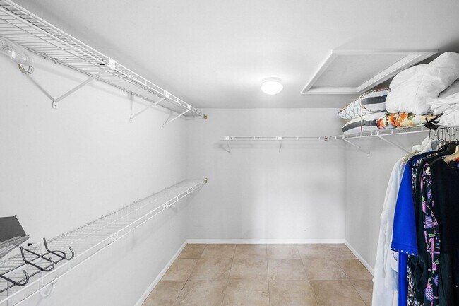 Building Photo - 6446 Aspen Glen Cir