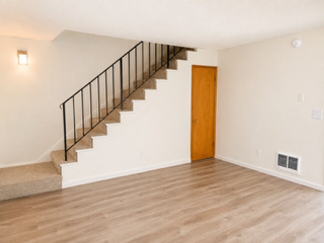 Building Photo - 9725 SE 43rd. Ave