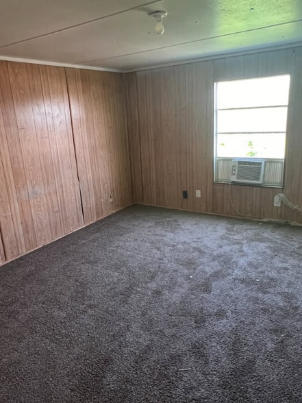 Building Photo - 1801 S Business 45