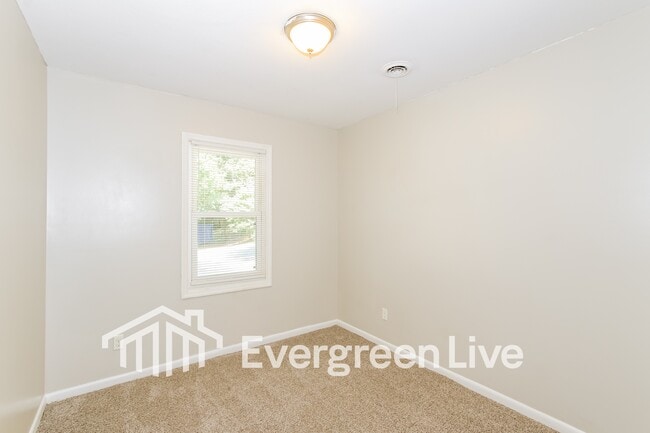 Building Photo - 1656 Kentucky Ave