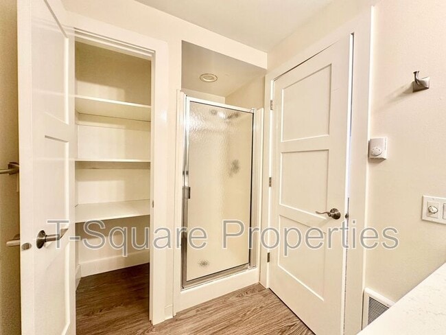 Building Photo - 325 5th Ave S