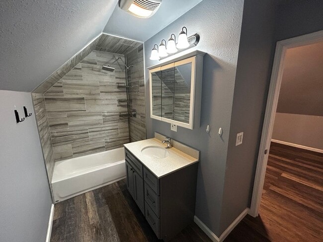 Building Photo - Renovated 2BR Home with Parking & Outdoor ...