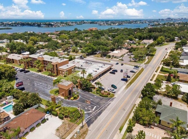 Building Photo - 12760 Indian Rocks Rd