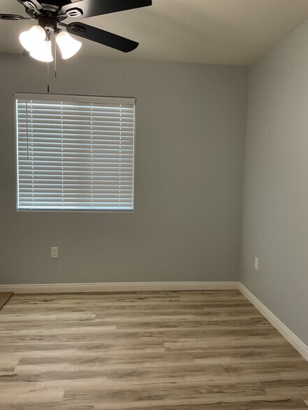 Building Photo - 616 Rumba St