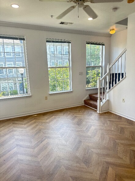 Building Photo - 43560 Evergold Terrace