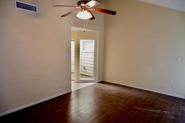 Building Photo - 930 Mesa Terrace Dr