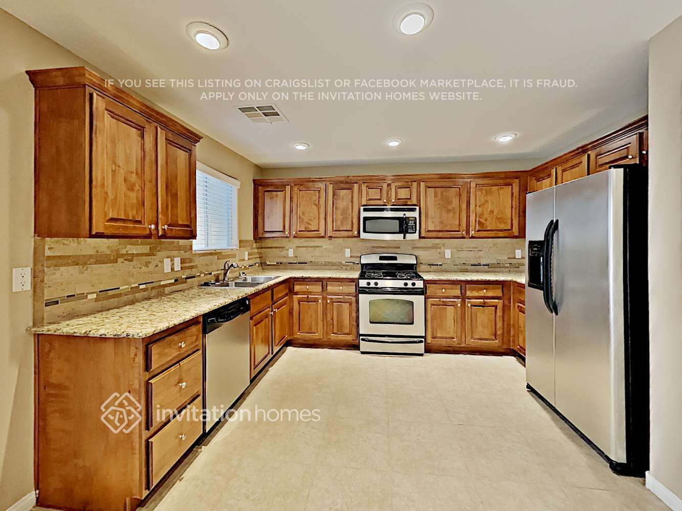 Building Photo - 9180 Giardino Villa St