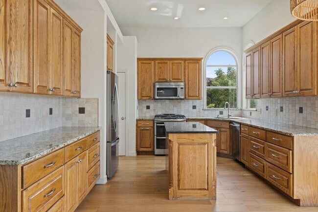 Building Photo - 17133 Majestic Ridge Rd
