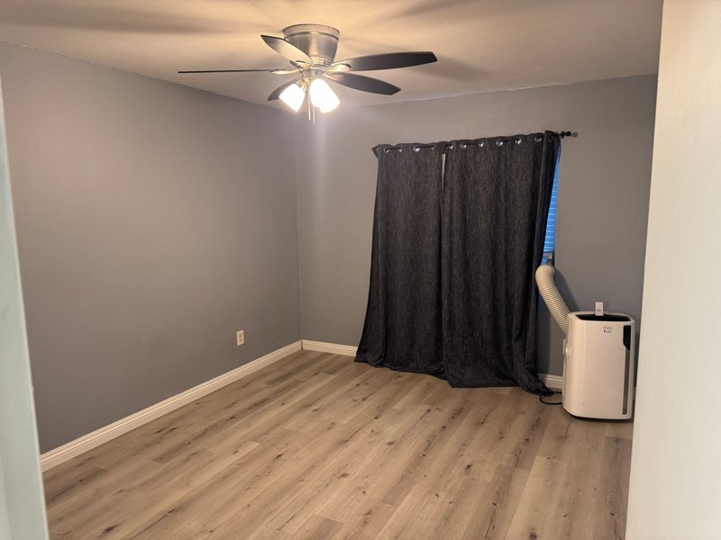 Building Photo - 12716 Lakeshore Dr