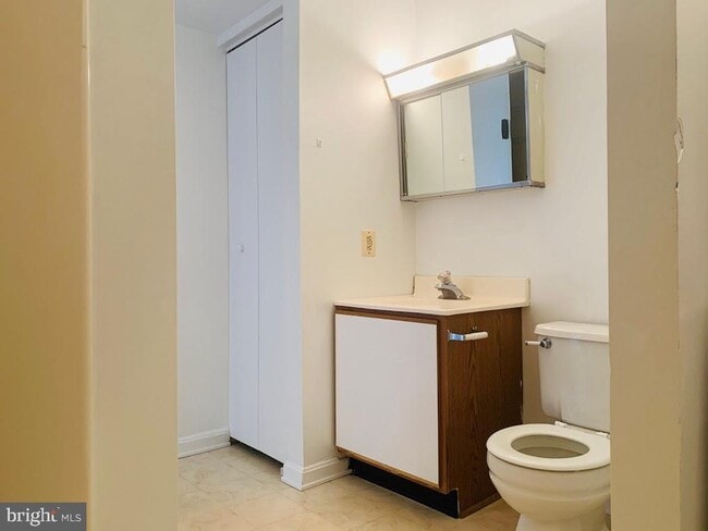 Building Photo - 200 Chesterfield Ln