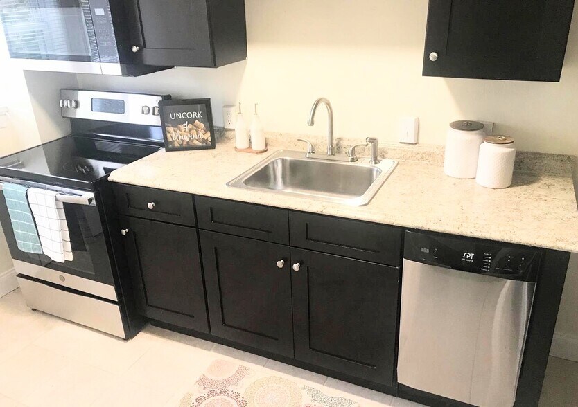 Kitchen - 63 Upmanor Rd