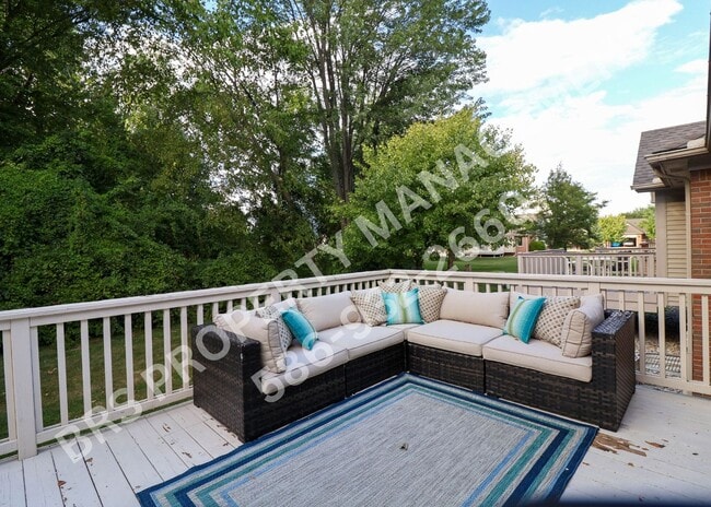 Building Photo - New Baltimore 2 bedroom 2 bath condo