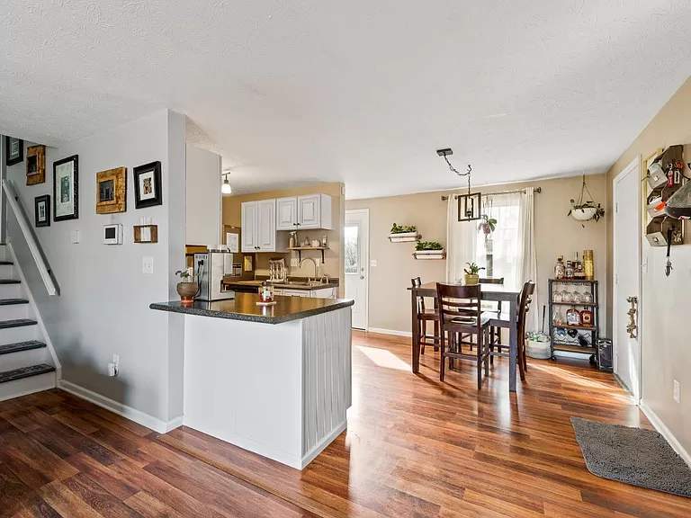 Building Photo - 1353 Firethorne Dr