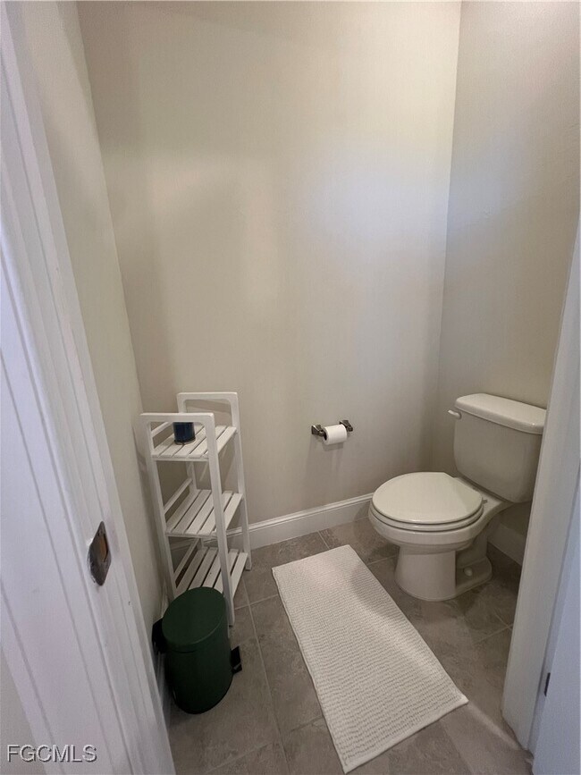 Building Photo - 3425 Hampton Blvd