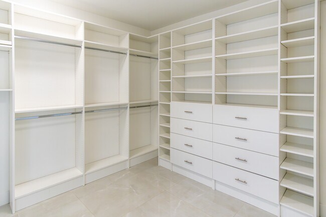 Building Photo - 2030 SW 145th Ave