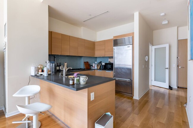Building Photo - 310 W 52nd St