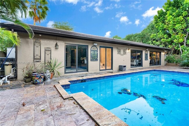 Building Photo - 15830 SW 139th Ave